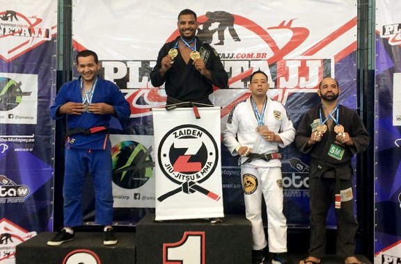  Zaiden conquista medalhas e permanece invicto no ranking