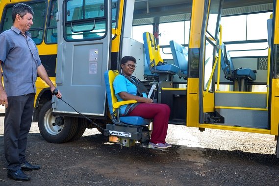  Barretos recebe mais um ônibus para o transporte de estudantes