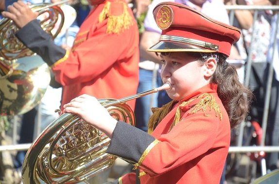  Banda Marcial se apresenta pela primeira vez no Desfile de Aniversário de Barretos