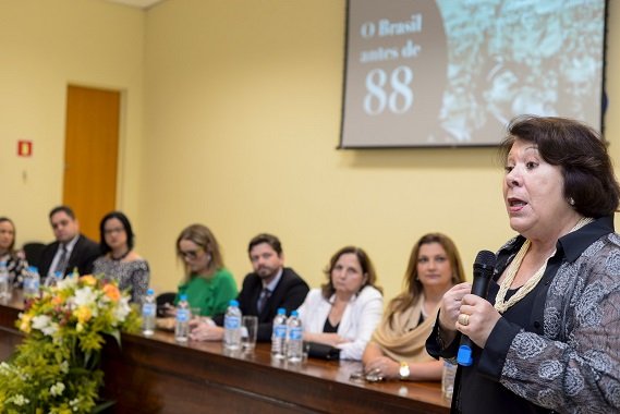  Ex-ministra do STJ falou de combate a corrupção em palestra