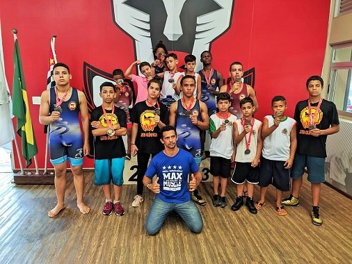  Barretos conquista 18 medalhas em Circuito Escolar de Luta Olímpica em Cubatão