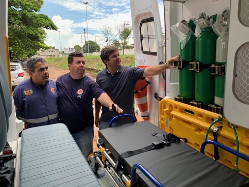  Barretos recebe nova ambulância SAMU