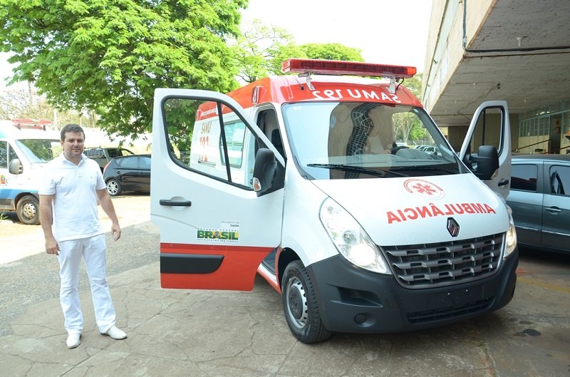 Barretos ganha mais uma ambulância do SAMU