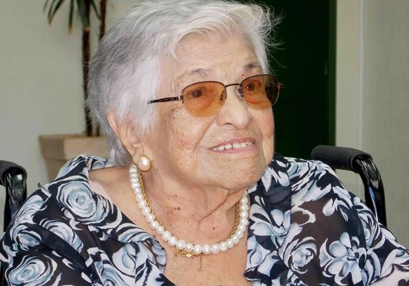  Aos 97 anos, mulher doa coleção do primeiro jornal do município para Museu Ruy Menezes