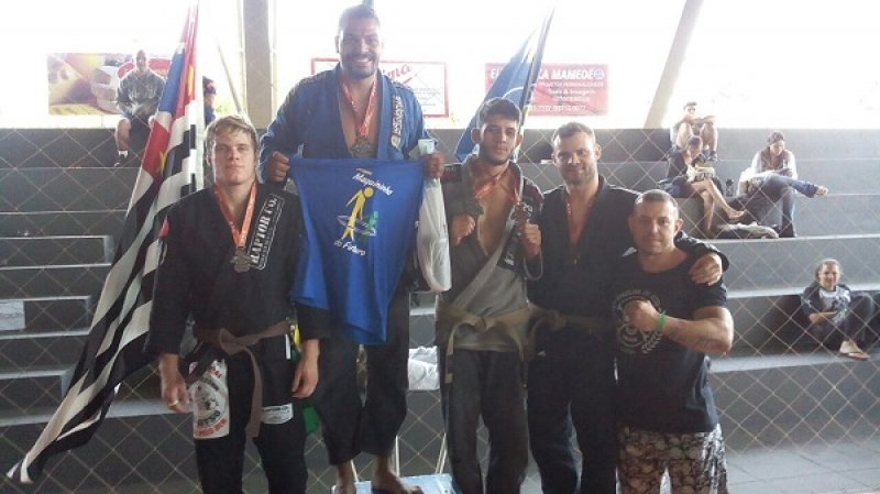  Atleta vence duas categorias em campeonato de jiu-jitsu
