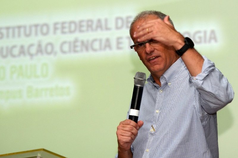  Para cientista político, brasileiros tem complexo de inferioridade