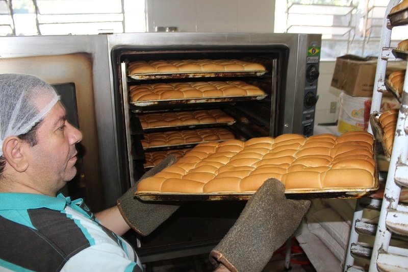  Padaria Municipal produz quase 15 mil pães por dia
