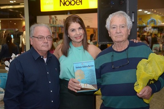  Antologia Solidária é lançada oficialmente no shopping