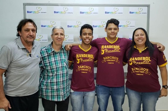  2 jogadores de Barretos são selecionados para acampamento de handebol