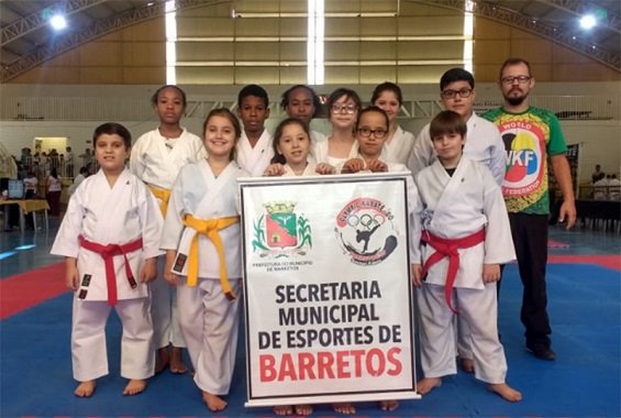  Caratê de Barretos conquista 12 medalhas na Copa Santa Ernestina