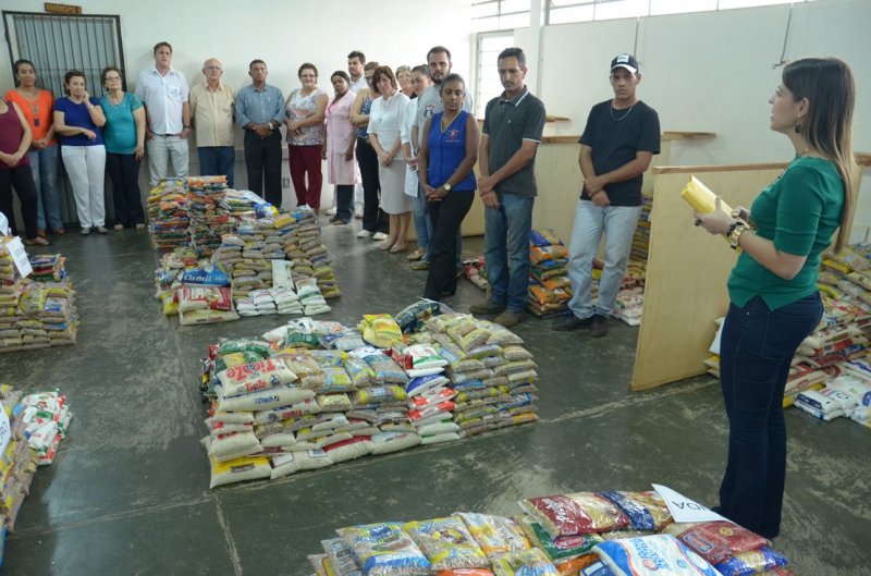 Fundo Social entrega 14 toneladas de alimentos do Barretos Solidária a 26 entidades