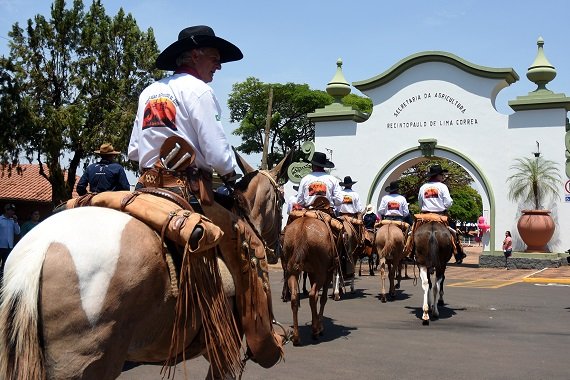  Cavalgada alerta para prevenção ao câncer