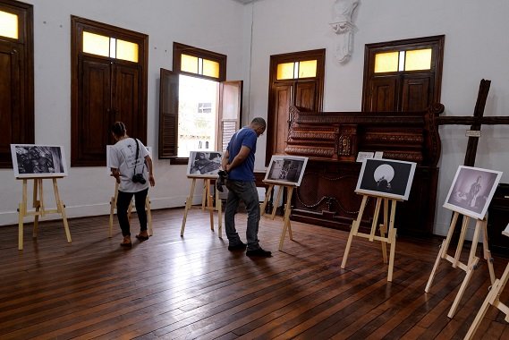  Museu Ruy Menezes prorroga exposição fotográfica de André François