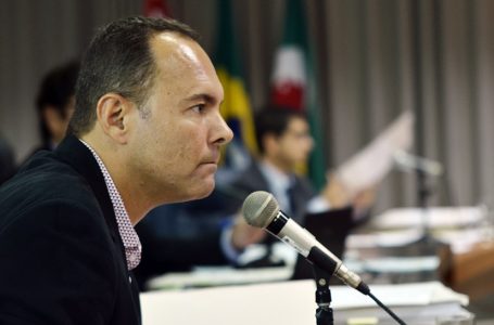 Carlão continua firme e forte
