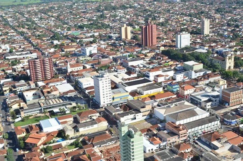  Prefeita Paula Lemos anuncia reajuste de tributos municipais para 2025