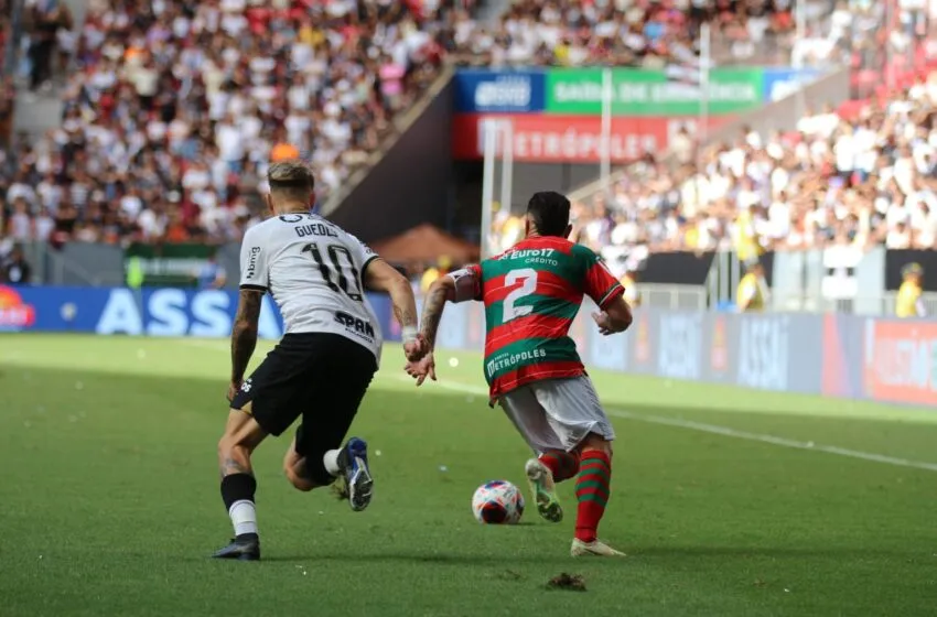  Corinthians empata com a Portuguesa no estádio Mané Garrincha