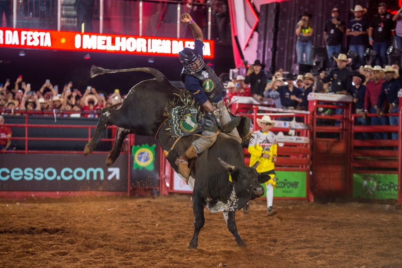   Rodeio Júnior revela talentos do esporte na Festa do Peão de Barretos