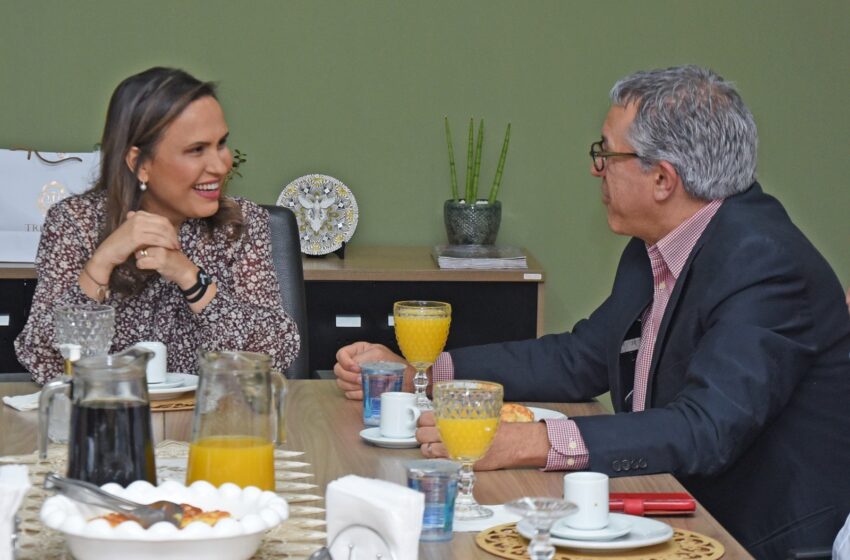  Prefeita de Barretos, Paula Lemos, pede ao Ministro Alexandre Padilha por recursos do Governo Federal