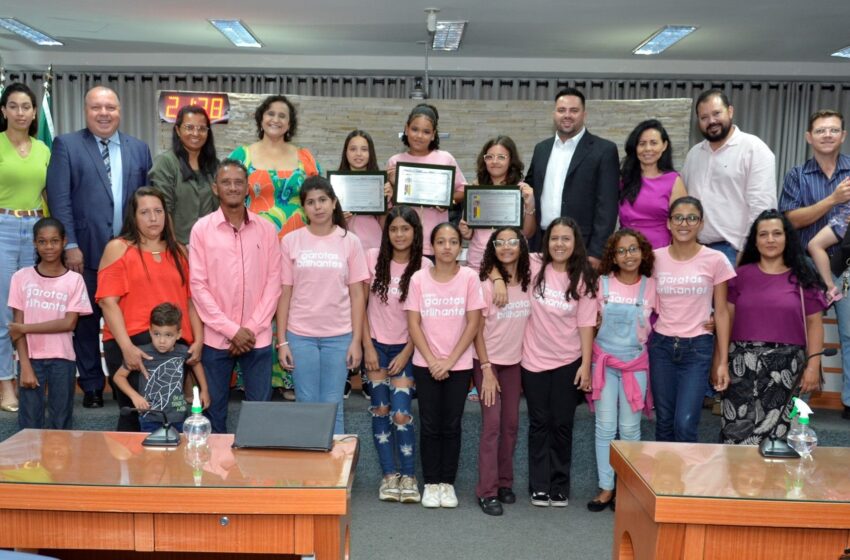  Meninas do projeto “Garotas Brilhantes” recebem homenagem na Câmara de Barretos