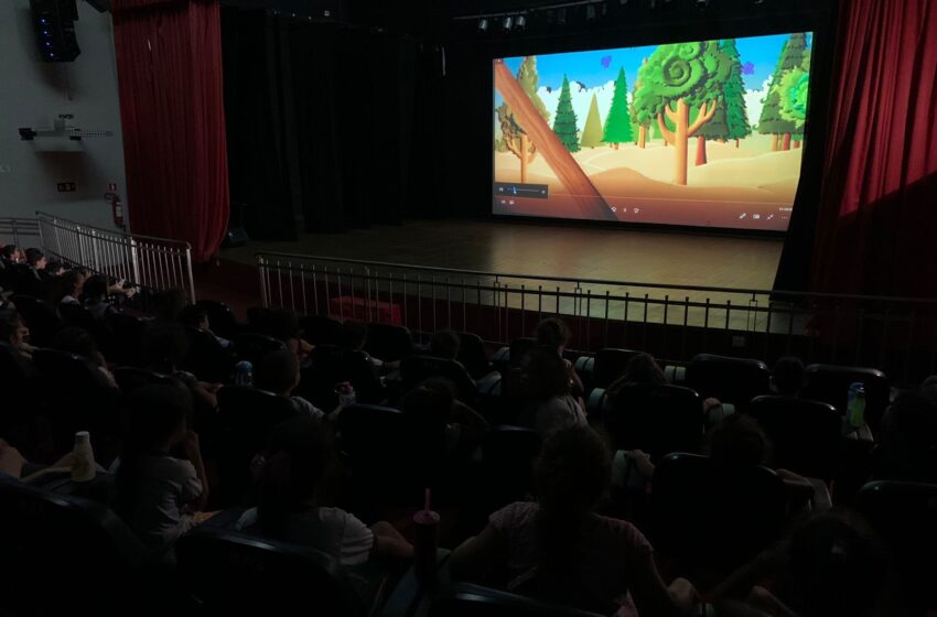  Cinema gratuito movimenta Teatro Cine Barretos