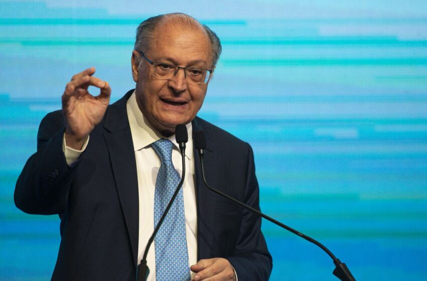  Alckmin exalta engenharia e apoia gestão de Lígia Mackey no Crea-SP