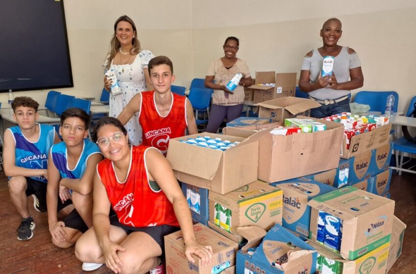  Colégio Nomelini Cirandinha doa alimentos e mais de 1500 litros de leite ao Fundo Social