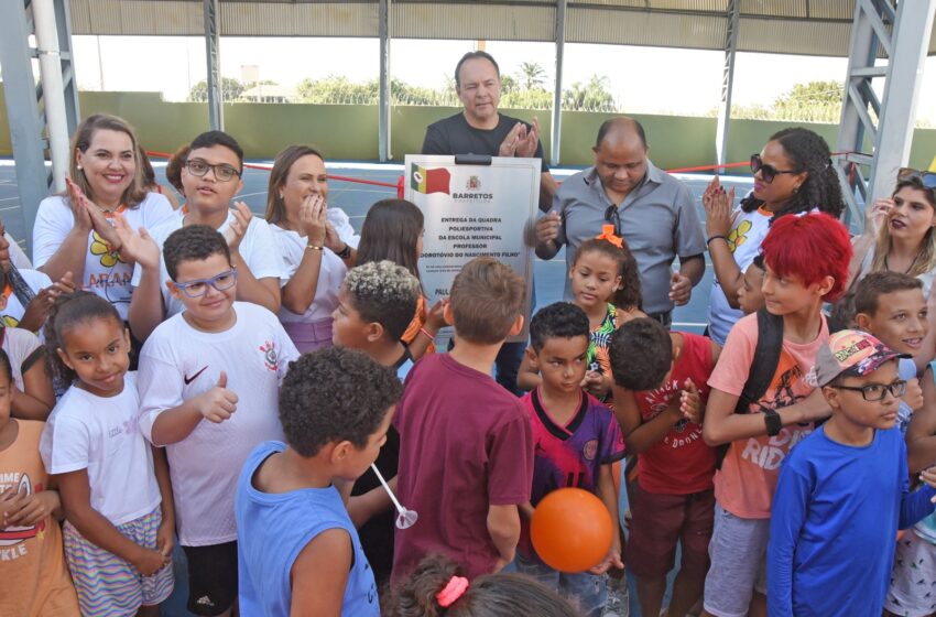  Prefeitura inaugura quadra poliesportiva da E.M. Prof. Dorotóvio do Nascimento Filho