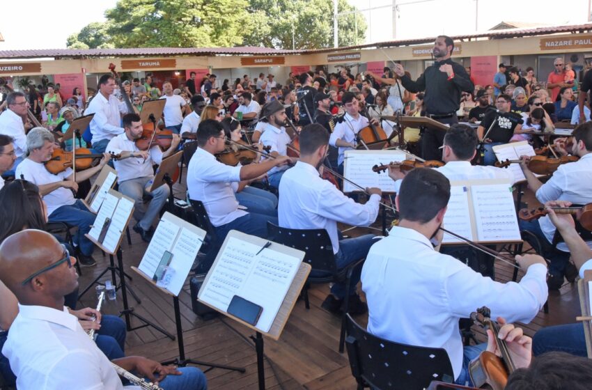 Com clássicos sertanejos, Orquestra Sinfônica Municipal de Barretos encanta público do Revelando SP