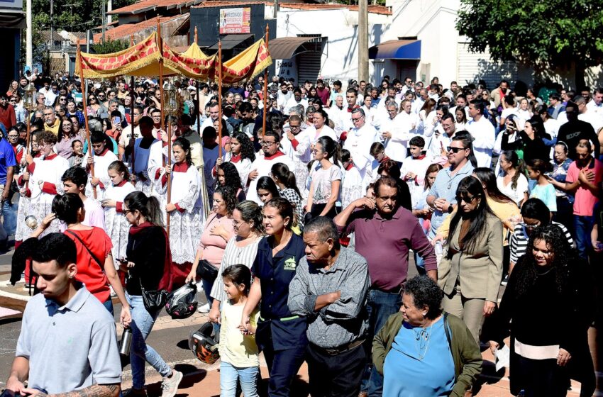  Procissão de Corpus Christi na Minibasilica, reúne fieis em Barretos