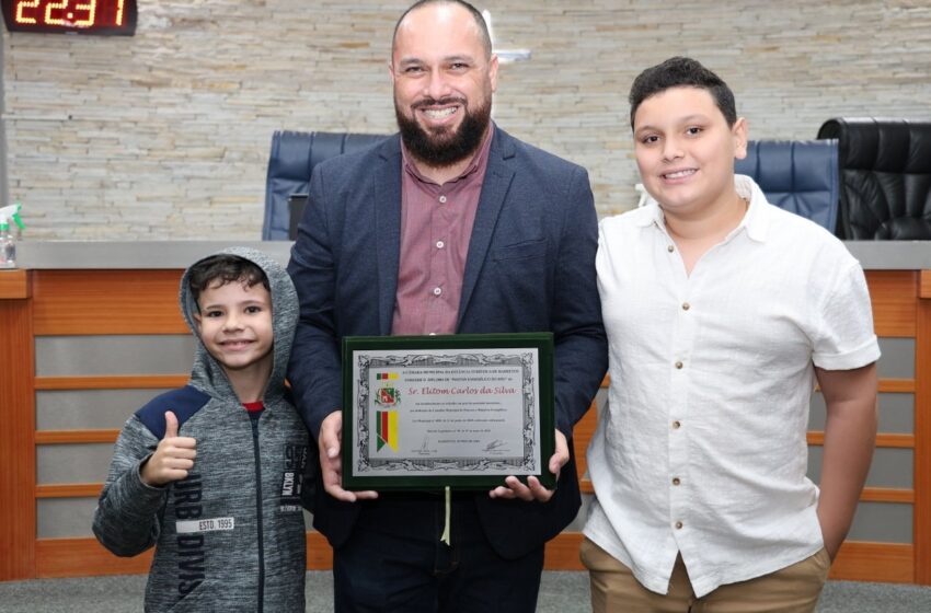  Elitom Carlos da Silva recebe Diploma Pastor Evangélico do Ano 2024