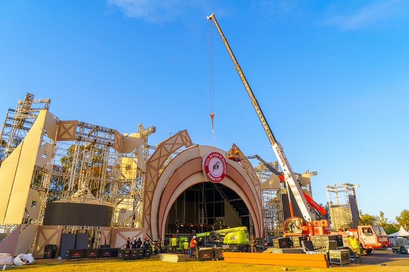  Com projeto inovador e tecnológico, palcos da Festa do Peão de Barretos são ampliados e prometem grandes espetáculos com os maiores nomes do sertanejo