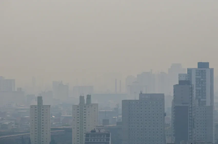  Tempo seco, incêndios e chuva preta devem persistir por mais três meses