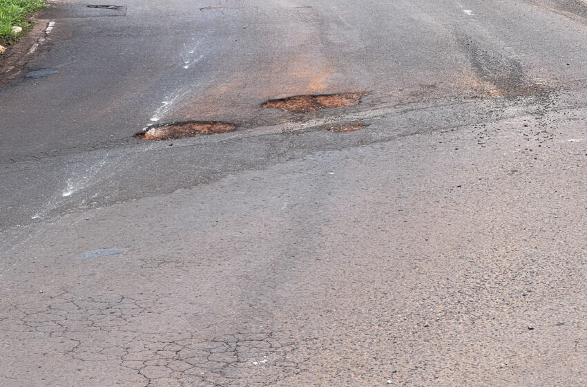  Buracos no asfalto persistem como desafio crônico em Barretos