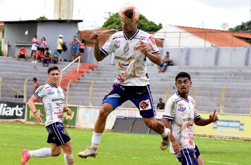  Vila Nogueira sai na frente na decisão do Campeonato Varzeano