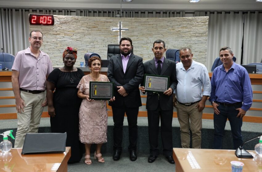  Ricardo Ramos da Silva e Elvira Pereira Viana recebem o Diploma de Mérito Cultural Luiz Carlos Arutin 2024