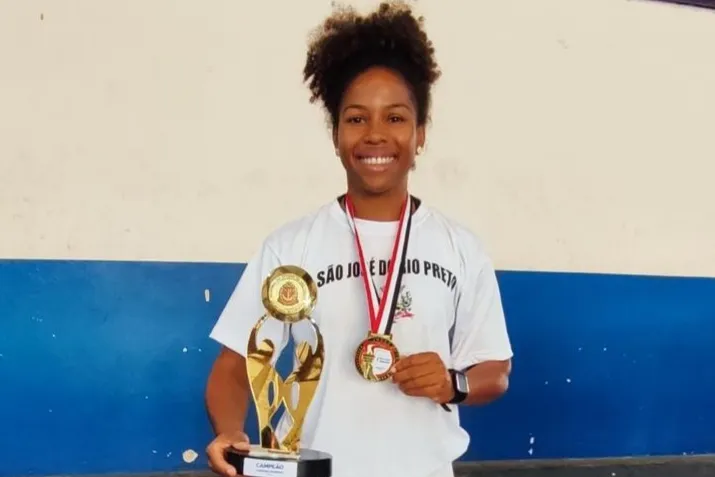  Atleta de Capoeira conquista destaque em competições estaduais e regionais