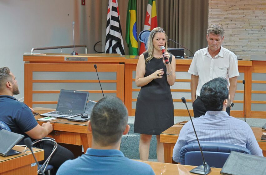  Servidores da Câmara de Barretos realizam reunião para explicar o funcionamento do legislativo aos assessores parlamentares