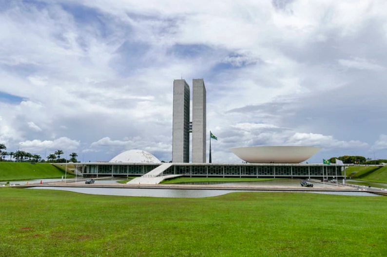  Congresso Nacional inicia semana com foco em reforma administrativa, ajuste fiscal e regulação de apostas