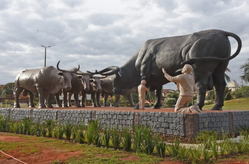  Monumento ao Boi Soberano será inaugurado neste domingo na Região dos Lagos em Barretos
