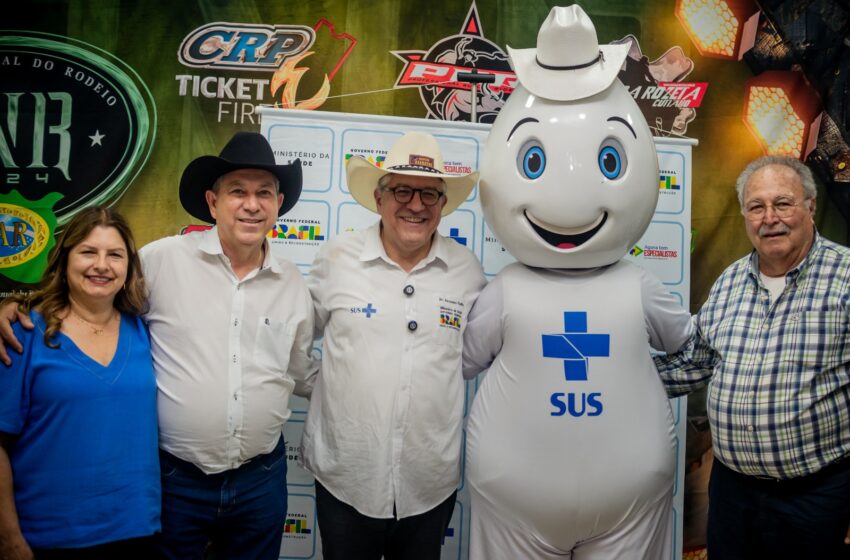 Ministro da Saúde Reforça Importância da Vacinação na Festa do Peão