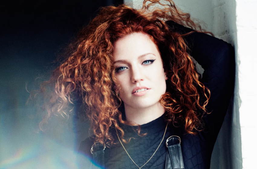  De hit pop a meme global: como “Hold My Hand”, de Jess Glynne, voltou às paradas em 2025 graças ao TikTok e a uma campanha da Jet2holidays