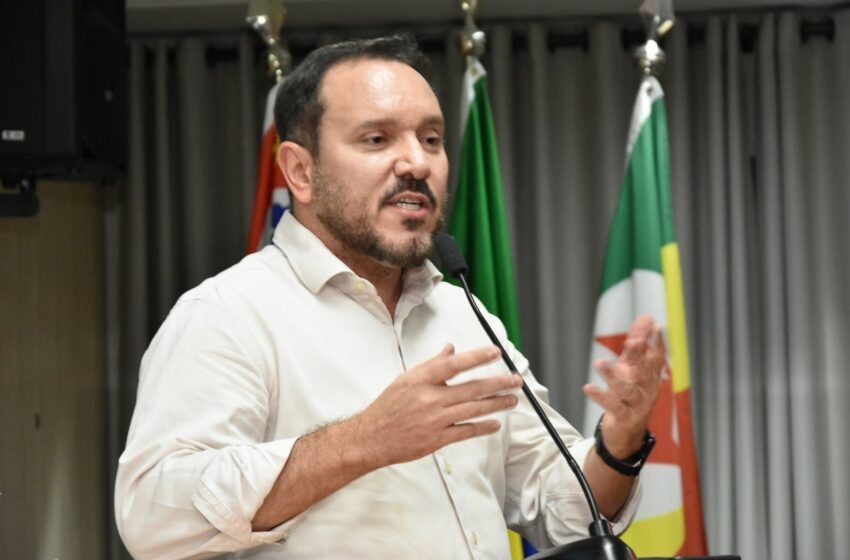 Vereador questiona aumento da tarifa de água e esgoto e pede explicações ao prefeito