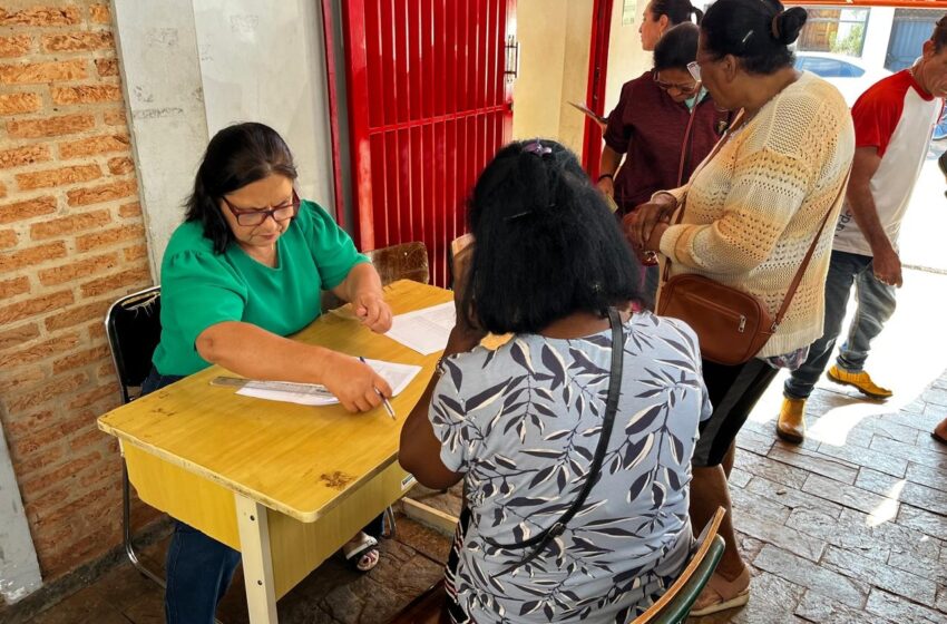  Noite Solidária com Frei Gilson garante entrega de 200 cestas básicas a famílias em Barretos