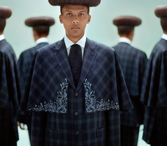  Stromae transforma revolta em música: “Bâtard” questiona a neutralidade diante de conflitos sociais