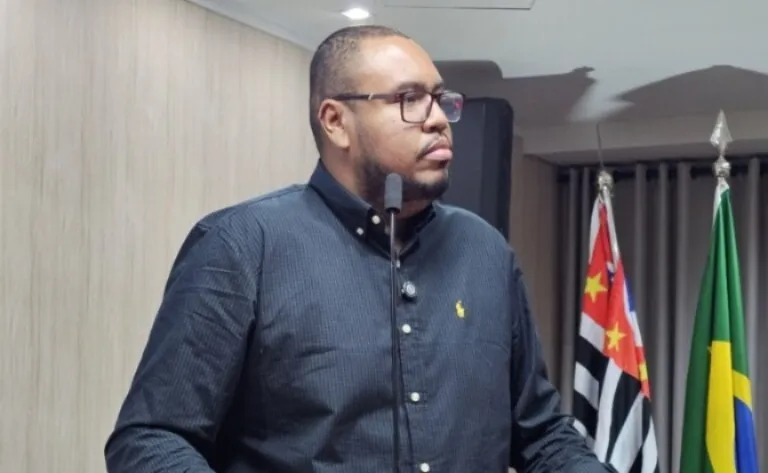 Tiagão anuncia emenda de deputado para construção de Areninha no Bairro Pedro Cavaline