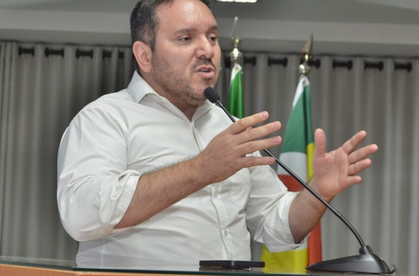 Rodrigo Malaman solicita informações sobre contratos e funcionários terceirizados do SAAEB