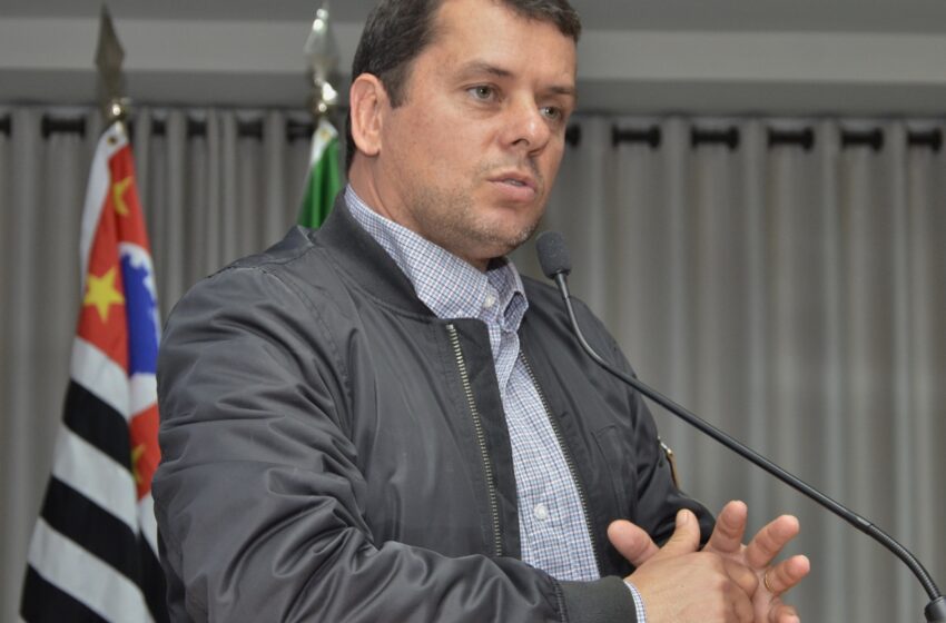Bodinho cobra explicações sobre obra ineficaz de contenção de areia acima da rodovia