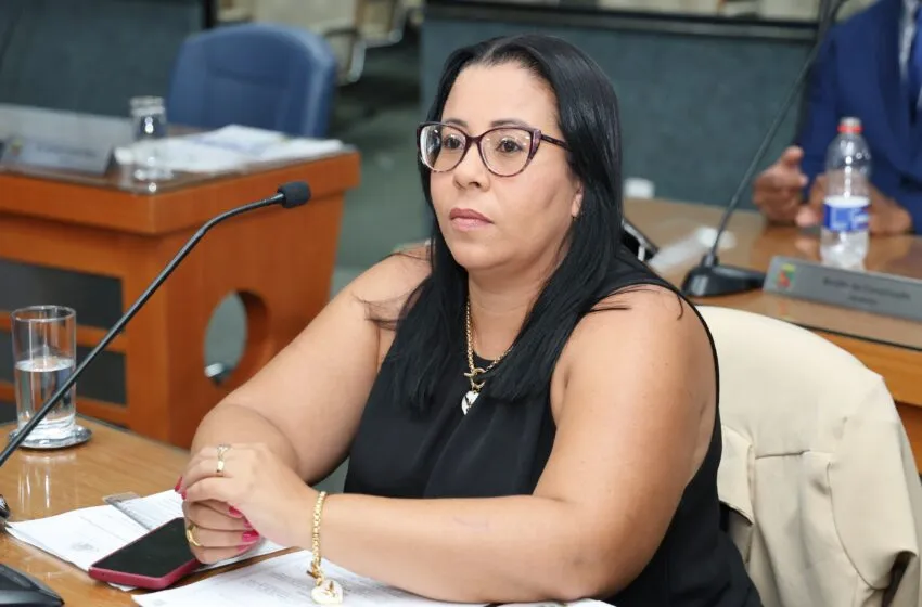  Vereadora questiona pagamento de horas extras em folha complementar na Prefeitura de Barretos