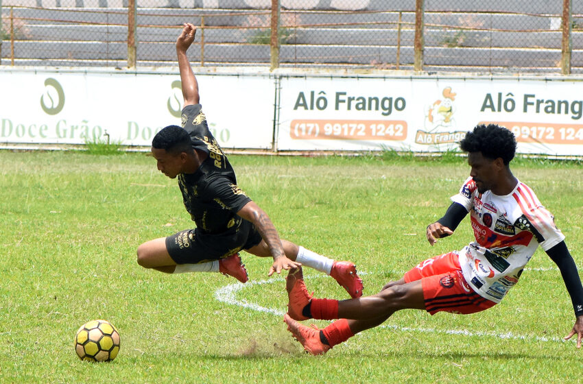 Três times disputam vaga para semifinais da varzea