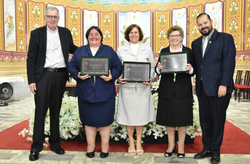  Catedral lota para entrega do Diploma Dom Pedro Fré e homenagem emociona comunidade católica em Barretos